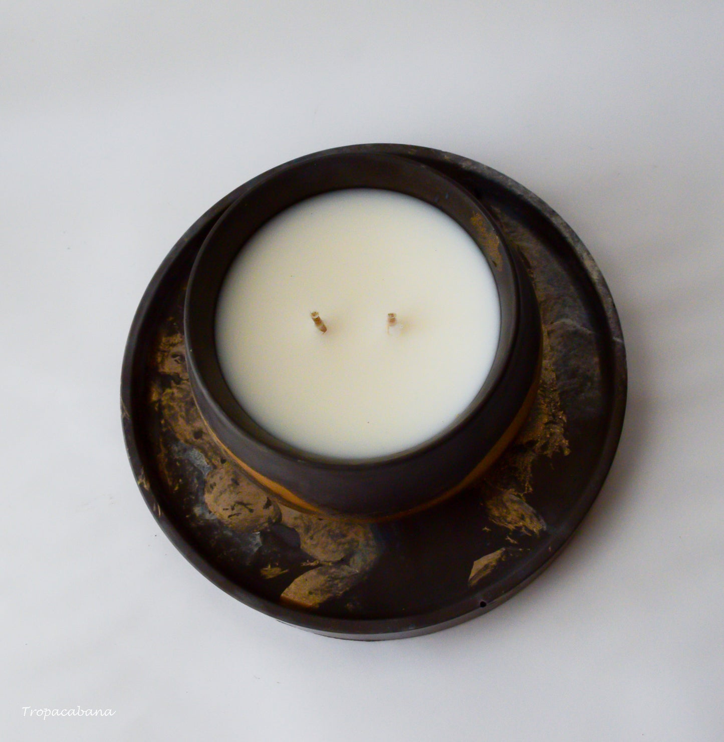 10 oz Handmade Concrete Obsidian Candle, Inspired by the Kilauea Volcano in the big island of Hawaii, in black and golden patterns, smells fruity, floral, beachy and smokey, made with coconut wax, vegan candle, luxury candle, TropaCabana.